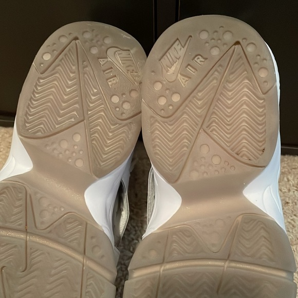 Nike Air Maestro II LTD Shoes - Picture 16 of 16